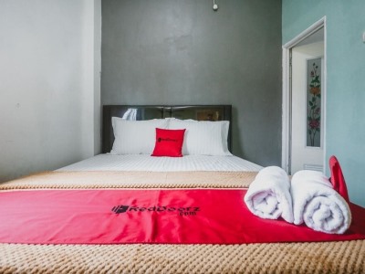 Hotel Reddoorz Near Politeknik Manado