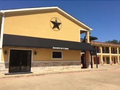 Гостиница Executive Inn And Suites