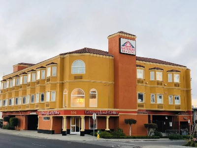 Гостиница Gateway Inn And Suites