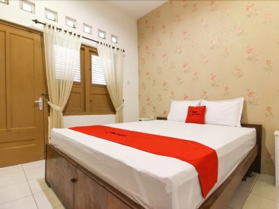 Гостиница Reddoorz Near Rs Sarjito Yogyakarta