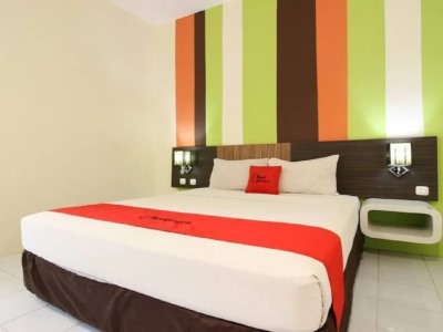 Гостиница Reddoorz Plus Near Keraton Yogyakarta 2