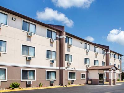 Hotel Super 8 By Wyndham Waterloo