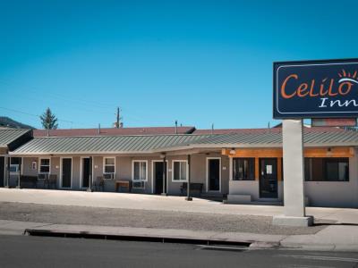 Hotel Celilo Inn