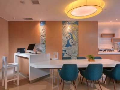 Гостиница Holiday Inn Express Luoyang Yichuan