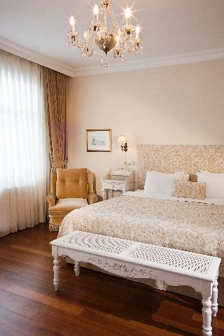 Hotel Sari Konak