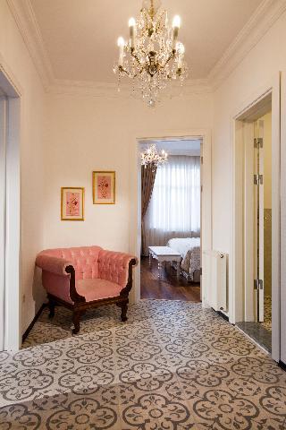 Hotel Sari Konak