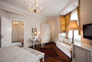 Hotel Sari Konak