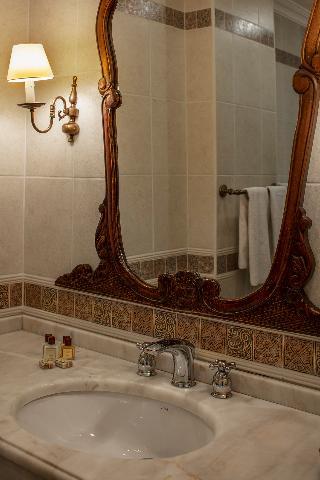 Hotel Sari Konak
