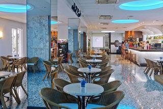 Гостиница GHT Balmes - Apartaments & Splash