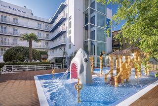Гостиница GHT Balmes - Apartaments & Splash