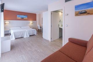 Гостиница GHT Balmes - Apartaments & Splash