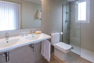 Гостиница GHT Balmes - Apartaments & Splash