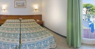 Гостиница GHT Balmes - Apartaments & Splash
