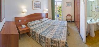 Гостиница GHT Balmes - Apartaments & Splash