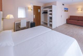 Гостиница GHT Balmes - Apartaments & Splash
