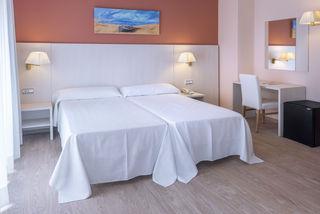 Гостиница GHT Balmes - Apartaments & Splash