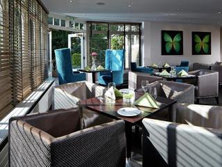 Гостиница Rowhill Grange Hotel & Utopia Spa