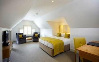 Гостиница Rowhill Grange Hotel & Utopia Spa