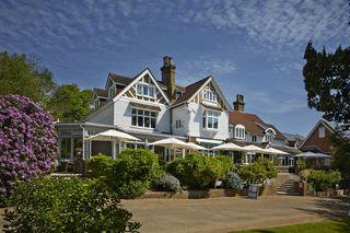 Гостиница Rowhill Grange Hotel & Utopia Spa