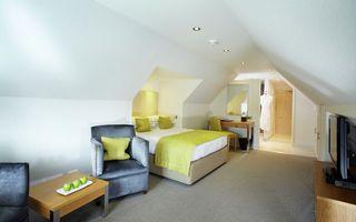 Гостиница Rowhill Grange Hotel & Utopia Spa