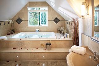 Гостиница Rowhill Grange Hotel & Utopia Spa