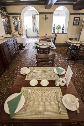 Гостиница The Poplars Hotel