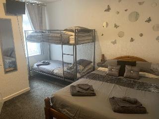 Гостиница The Butterfly Hotel - Group Weekends