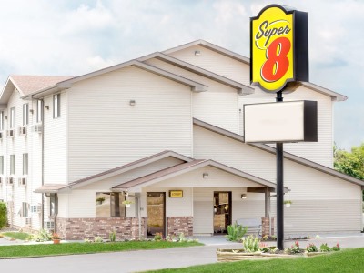 Hotel Super 8 By Wyndham Kent/Akron Area