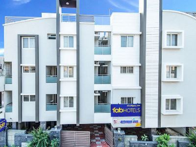 Гостиница Fabhotel Rithikha Inn Manapakkam