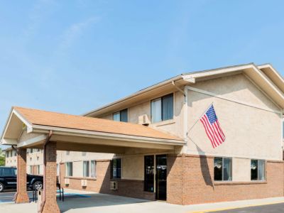 Гостиница Super 8 Wyndham Franklin/Middletown Area