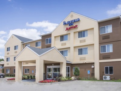 Hotel Americinn By Wyndham Topeka