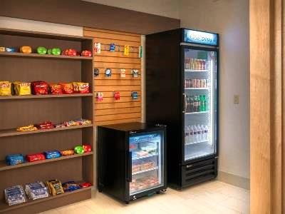 Hotel Holiday Inn Express And Suites Lawrence