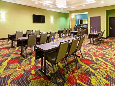 Гостиница Fairfield Inn And Suite Nw/Research Blvd