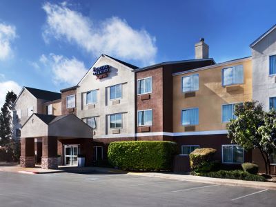 Гостиница Fairfield Inn And Suites-University Area