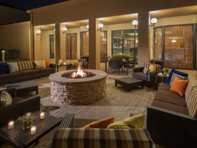 Hotel Courtyard Dallas Addison / Midway