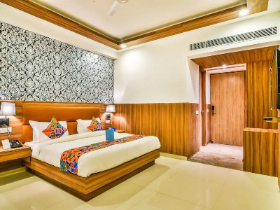 Fabhotel Rove