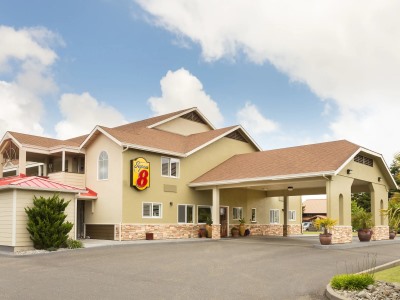 Hotel Super 8 By Wyndham Fortuna