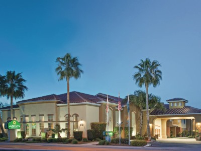 Гостиница La Quinta Inn And Suites Los Banos