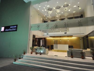 Гостиница Tarawade Clarks Inn