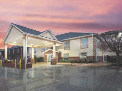 Гостиница La Quinta Inn By Wyndham Calhoun