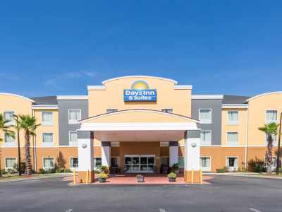 Гостиница Days Inn And Suites Savannah North I-95