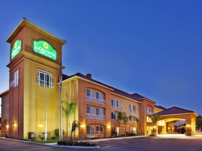 Гостиница La Quinta Inn And Suites Fowler