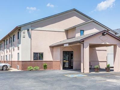 Hotel Super 8 By Wyndham Osceola Ia
