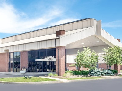 Hotel Baymont Near Ball State University