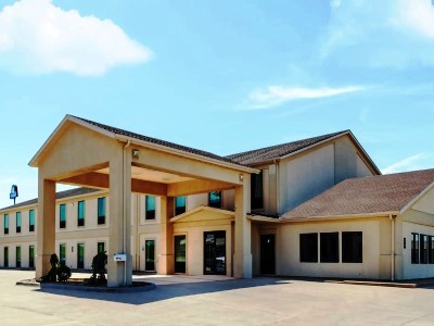 Гостиница Days Inn By Wyndham Mcpherson