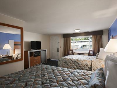 Гостиница Days Inn Wyndham Hyannis Cape Cod Area