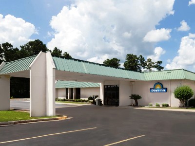 Гостиница Days Inn By Wyndham Mccomb Ms