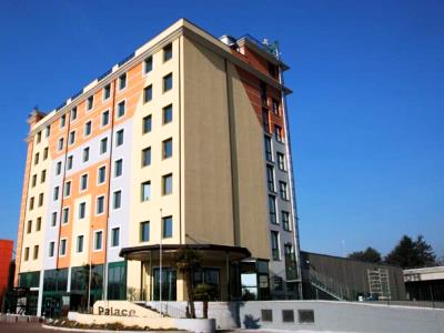 Hotel Vercelli Palace