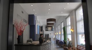 Hotel Subur