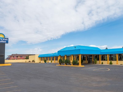 Гостиница Days Inn And Suites By Wyndham Clovis